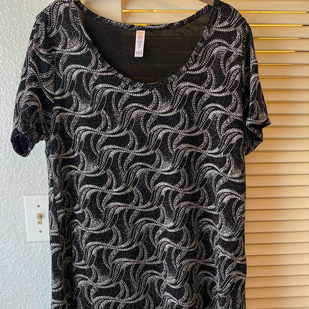 LuLaRoe Elegant Classic T Large